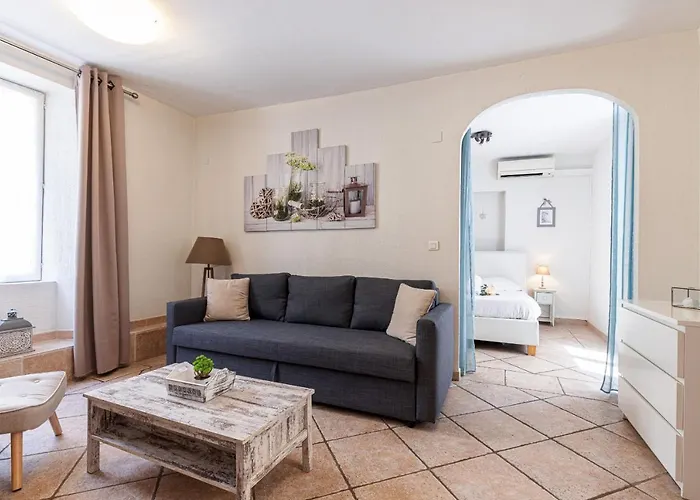 Cozy 1 Bdr At Nice Port